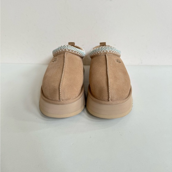 UGG WOMEN TAZZ SAND SHEARLING SUEDE PLATFORM SHOE US 7 - Picture 3 of 6